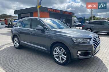 Audi Q7 e-tron  2016