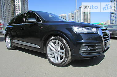 Audi Q7  2015