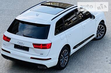 Audi Q7 OFFICIAL 2016