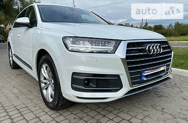 Audi Q7 official 2016