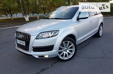 Audi Q7 Official 2010