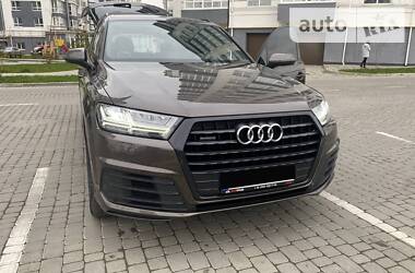 Audi Q7  2016