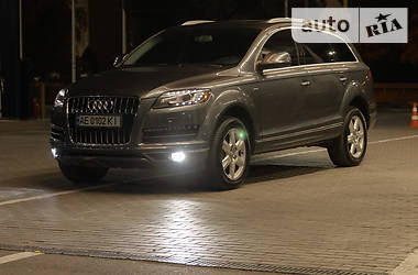 Audi Q7  2015