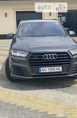 Audi Q7  2017