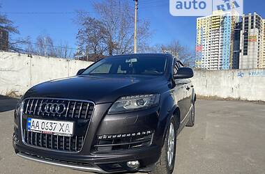 Audi Q7  2011