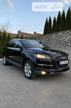 Audi Q7  2012