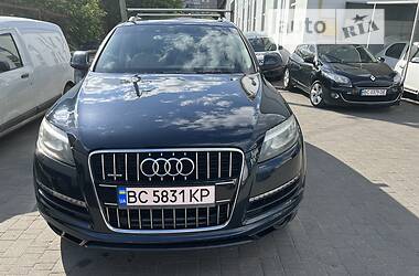 Audi Q7  2012