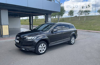 Audi Q7  2011