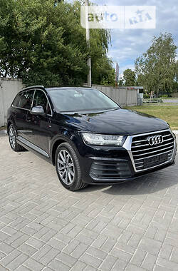 Audi Q7  2016