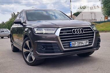 Audi Q7  2016