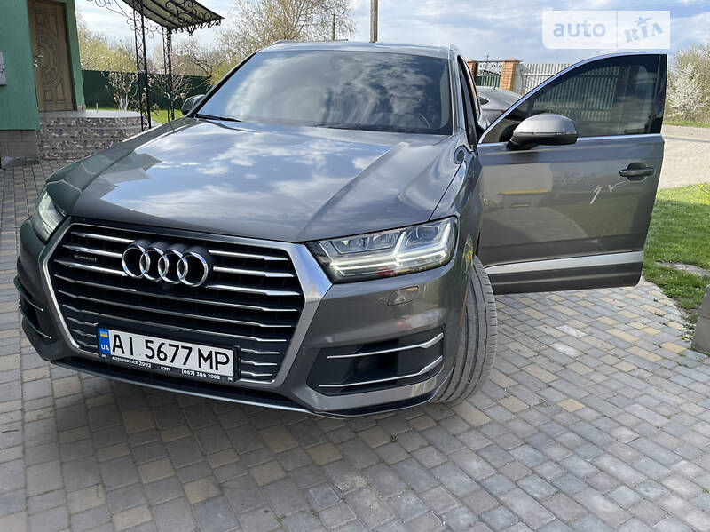 Внедорожник / Кроссовер Audi Q7 2016 в Киеве