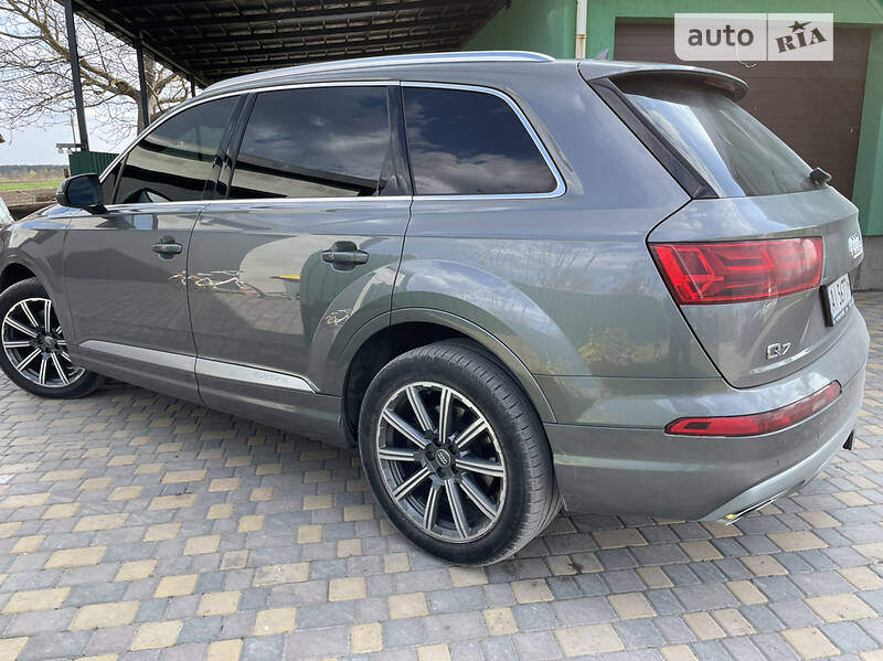 Внедорожник / Кроссовер Audi Q7 2016 в Киеве