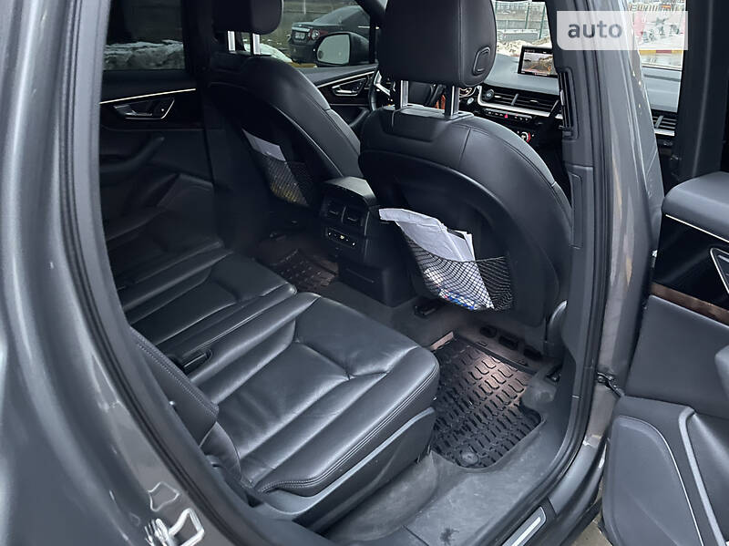 Внедорожник / Кроссовер Audi Q7 2016 в Киеве