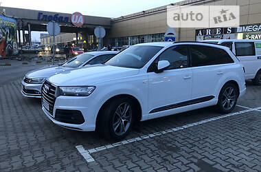 Audi Q7  2016