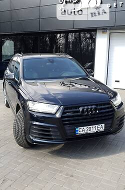 Audi Q7  2016