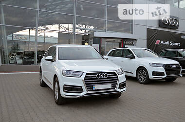 Audi Q7  2017