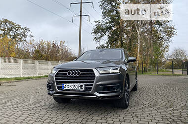 Audi Q7  2016