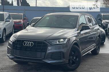 Audi Q7  2021