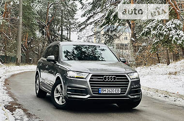 Audi Q7  2015