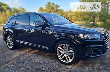 Audi Q7  2016