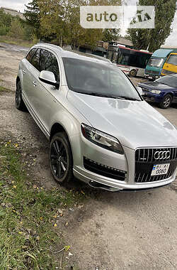 Audi Q7  2011