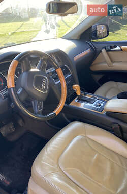 Audi Q7  2012