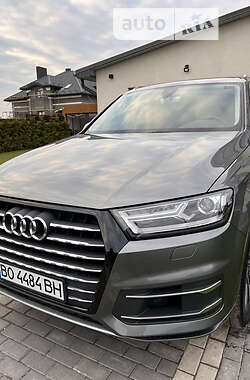 Audi Q7  2015