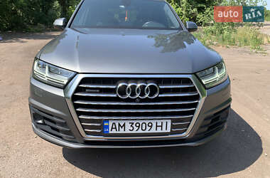 Audi Q7  2016