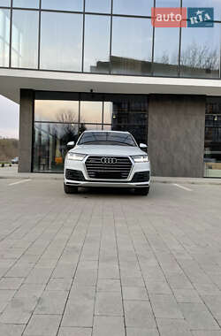 Audi Q7  2015
