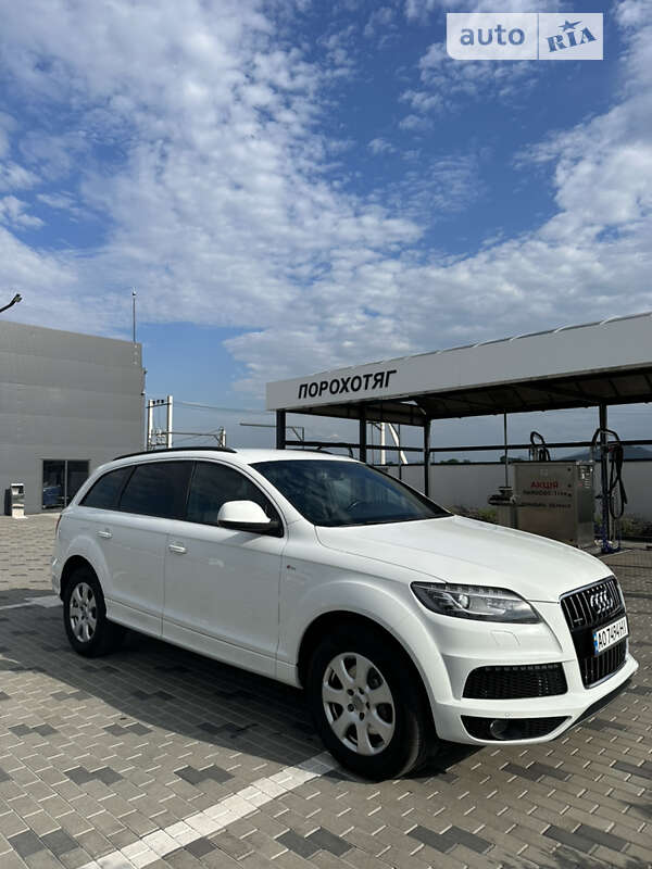 Внедорожник / Кроссовер Audi Q7 2015 в Хусте