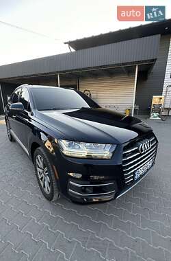 Audi Q7  2016