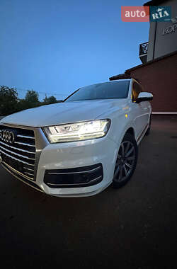 Позашляховик / Кросовер Audi Q7 2017 в Львові