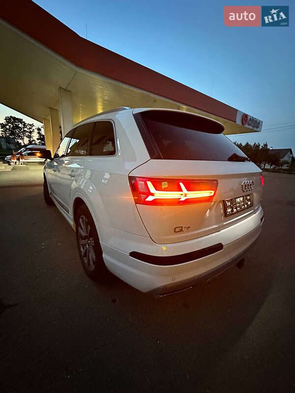 Позашляховик / Кросовер Audi Q7 2017 в Львові