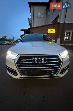 Позашляховик / Кросовер Audi Q7 2017 в Львові