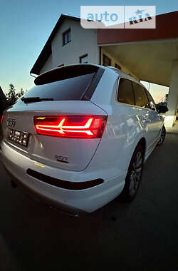 Позашляховик / Кросовер Audi Q7 2017 в Львові