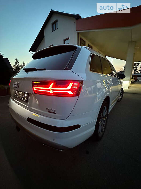 Позашляховик / Кросовер Audi Q7 2017 в Львові