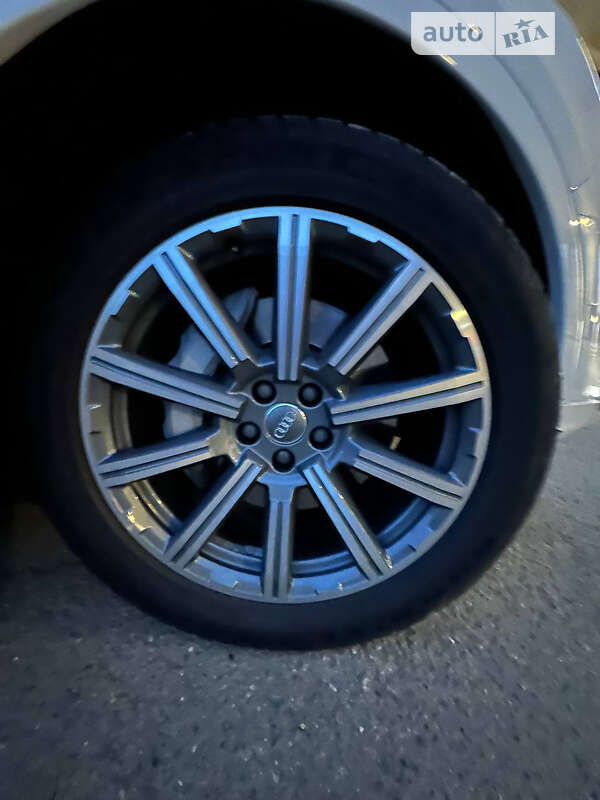 Позашляховик / Кросовер Audi Q7 2017 в Львові