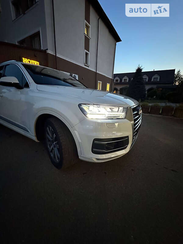 Позашляховик / Кросовер Audi Q7 2017 в Львові