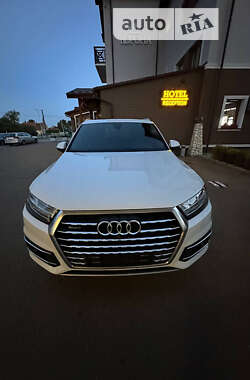 Позашляховик / Кросовер Audi Q7 2017 в Львові