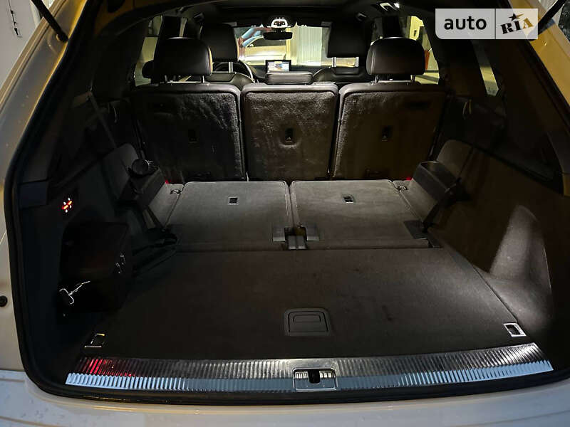 Позашляховик / Кросовер Audi Q7 2017 в Львові
