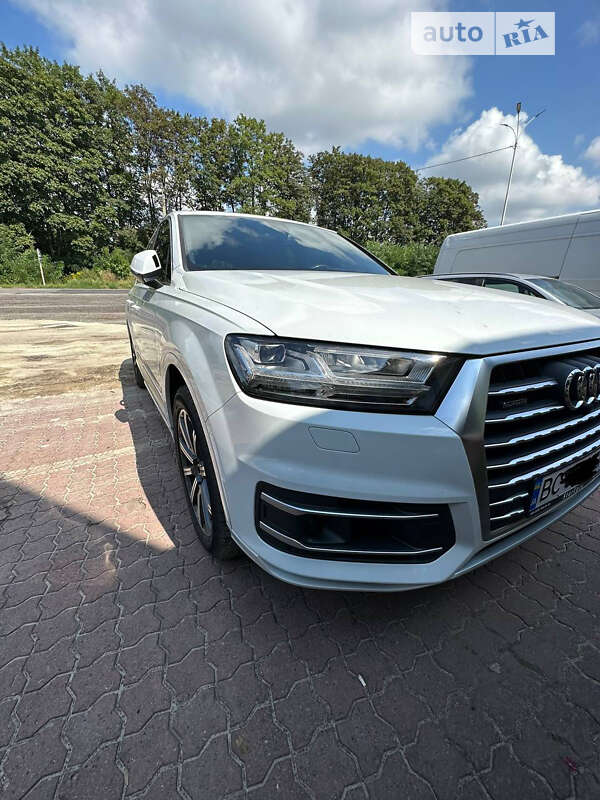 Позашляховик / Кросовер Audi Q7 2017 в Львові