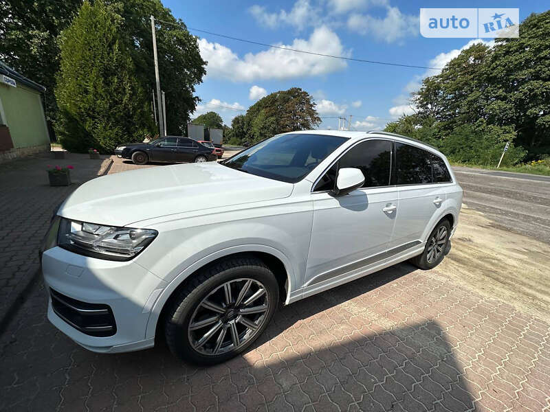 Позашляховик / Кросовер Audi Q7 2017 в Львові