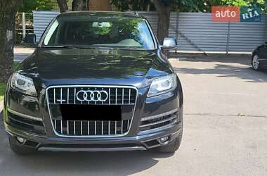 Audi Q7  2012