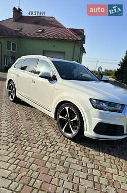 Audi Q7  2016