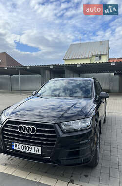 Audi Q7  2016