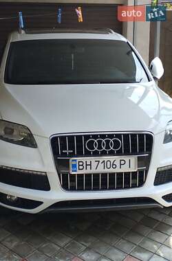 Audi Q7  2011