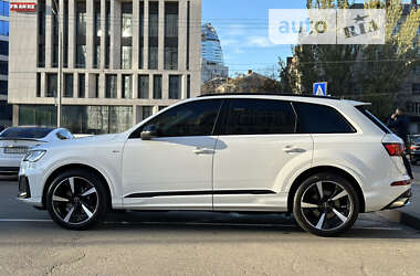 Audi Q7  2023