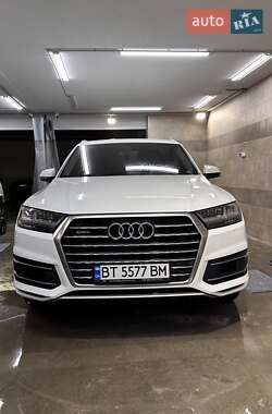 Audi Q7  2015