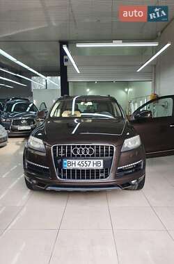 Audi Q7  2010