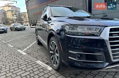 Audi Q7  2016